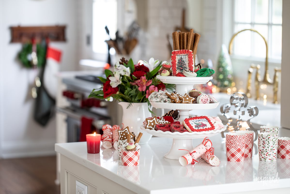 Festive-Christmas-Kitchen-Decor-Ideas