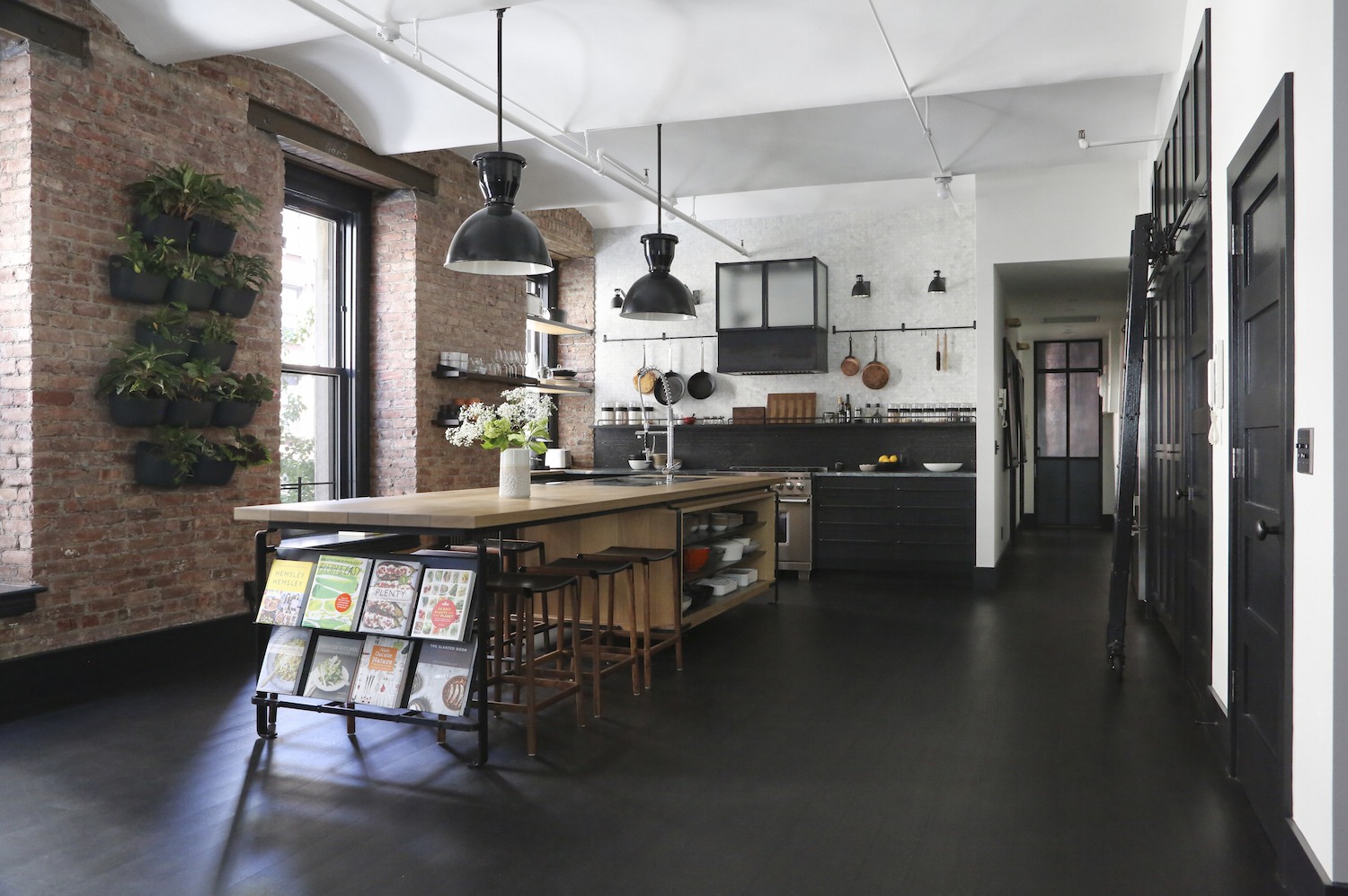Grundig_KTCHN_manhattan-kitchen_Remodelista-1